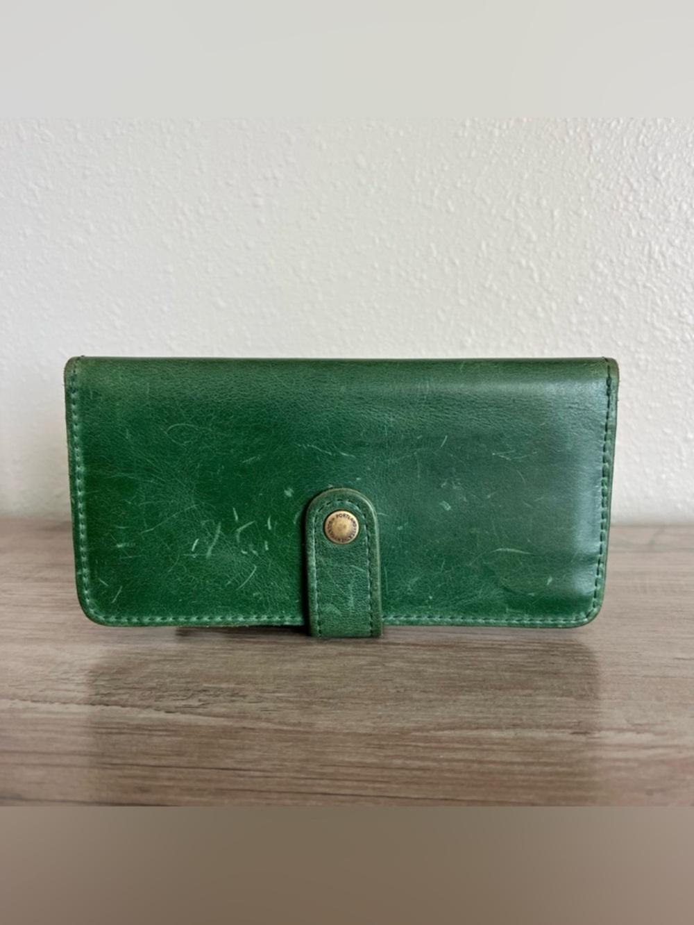 Portland Leather Goods Women’s Bifold Wallet Green Card Slots Distressed Retired